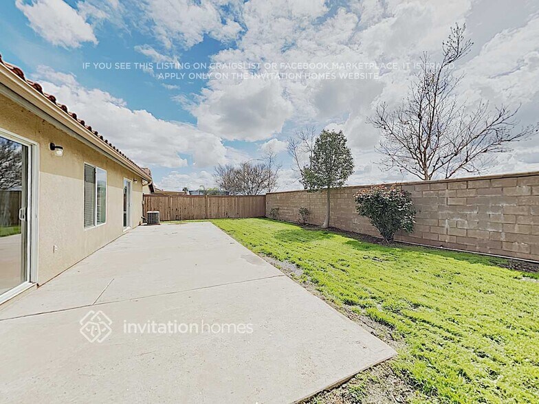 Building Photo - 25375 Mountain Springs St