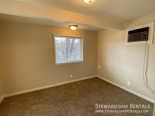 Building Photo - 2960 Alder St