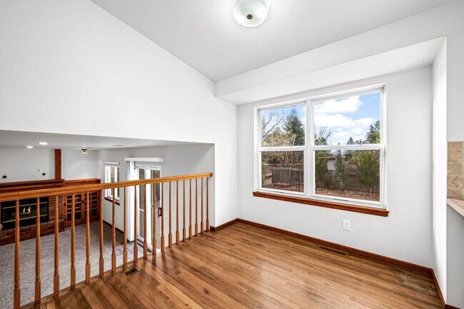 Building Photo - 749 Peregrine Run