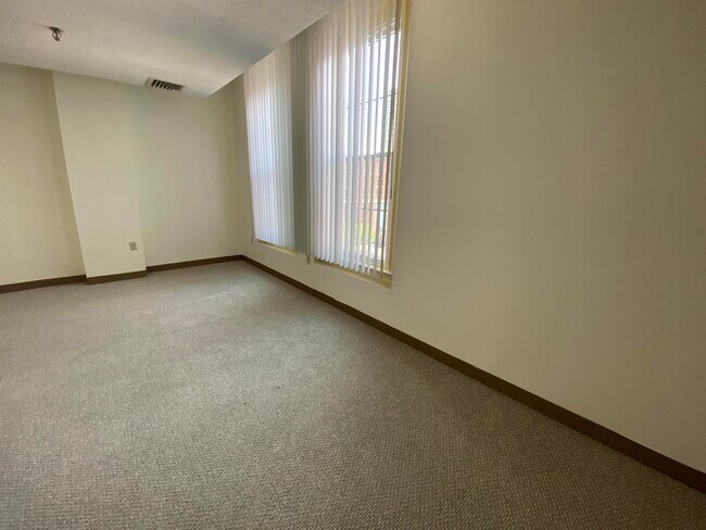 Building Photo - 30 Hanover St