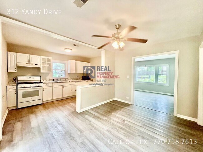 Building Photo - 312 Yancy Dr SE