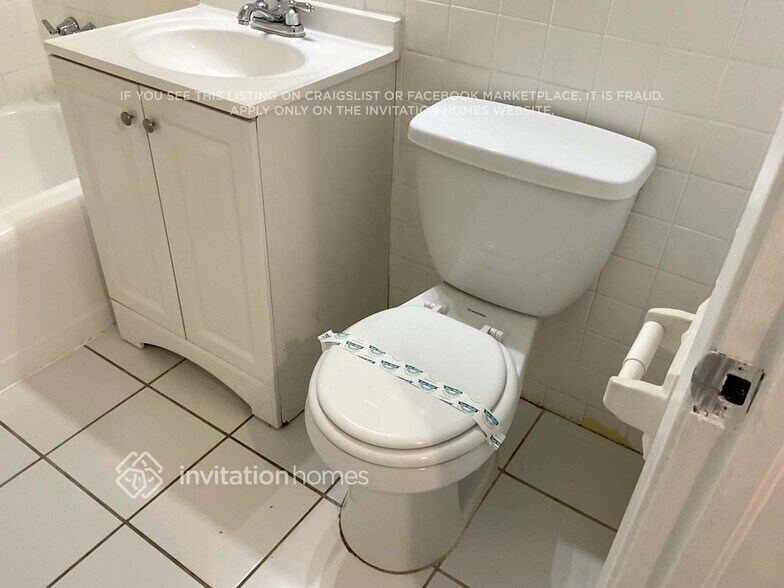 Building Photo - 1275 SW 28th Rd