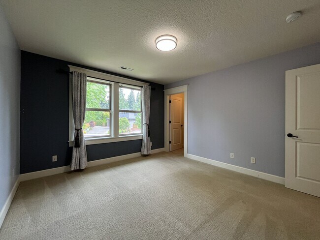 Building Photo - Luxury 5 Bedroom Home with Soaking Tub, Chef’s Kitchen & Expansive Primary Suite