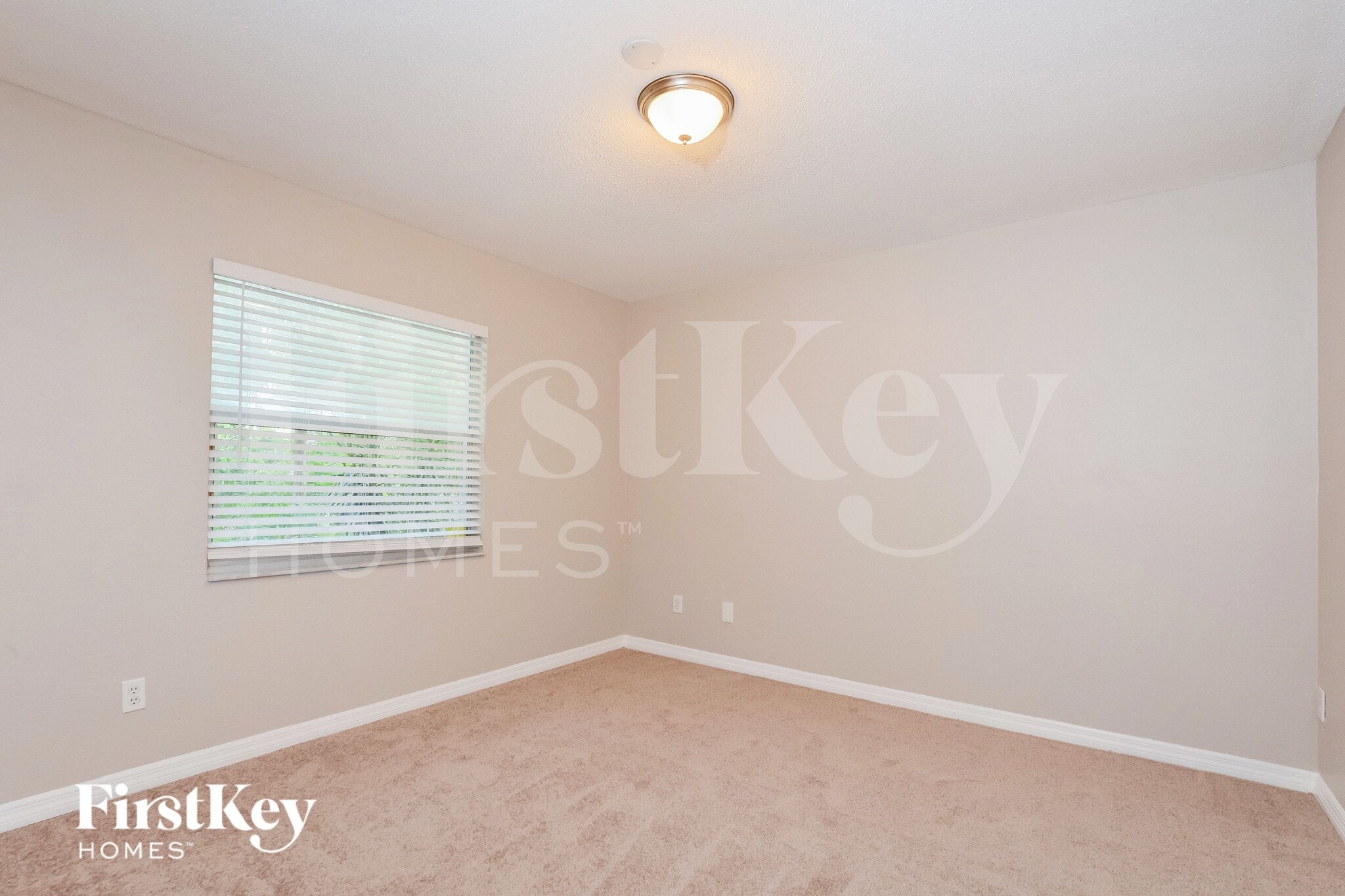 Building Photo - 833 Pine Forest Trail W