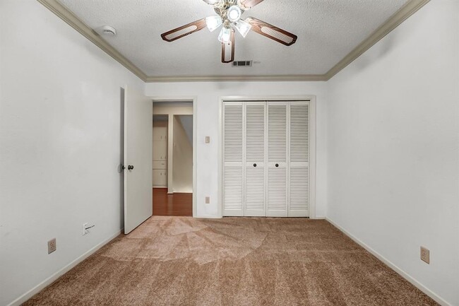 Building Photo - 8001 Manassas Dr