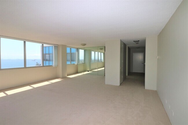 Building Photo - 2999 E Ocean Blvd