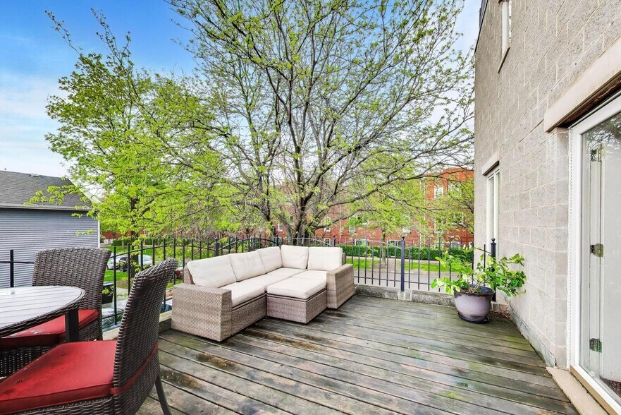 Building Photo - 2810 N Wolcott Ave