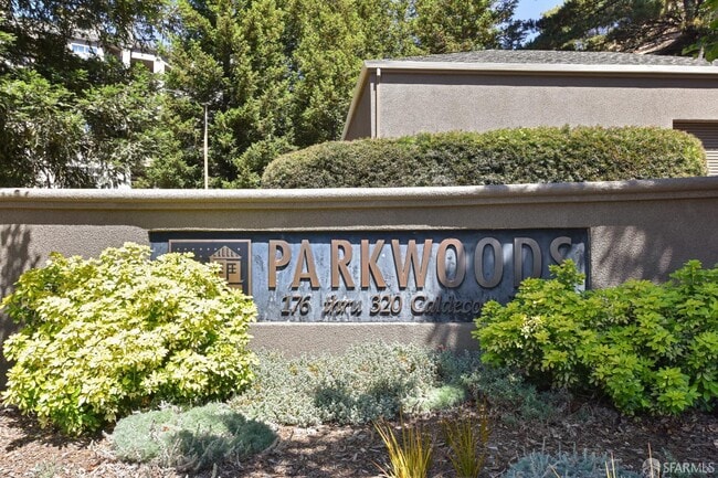 Building Photo - 220 Caldecott Ln