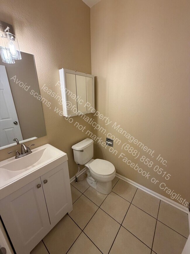 Building Photo - 7305 E Cedar Pl