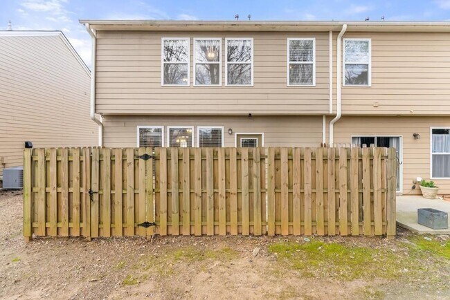 Building Photo - 1933 Lake Heights Cir NW