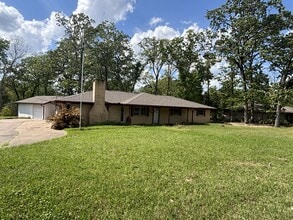 Building Photo - 906 Meadow Ln