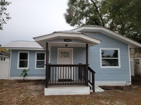 Building Photo - 1905 E Louisiana Ave