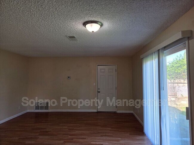 Building Photo - 232 Elwood St