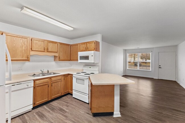 Building Photo - 1308 E Liberty Cir