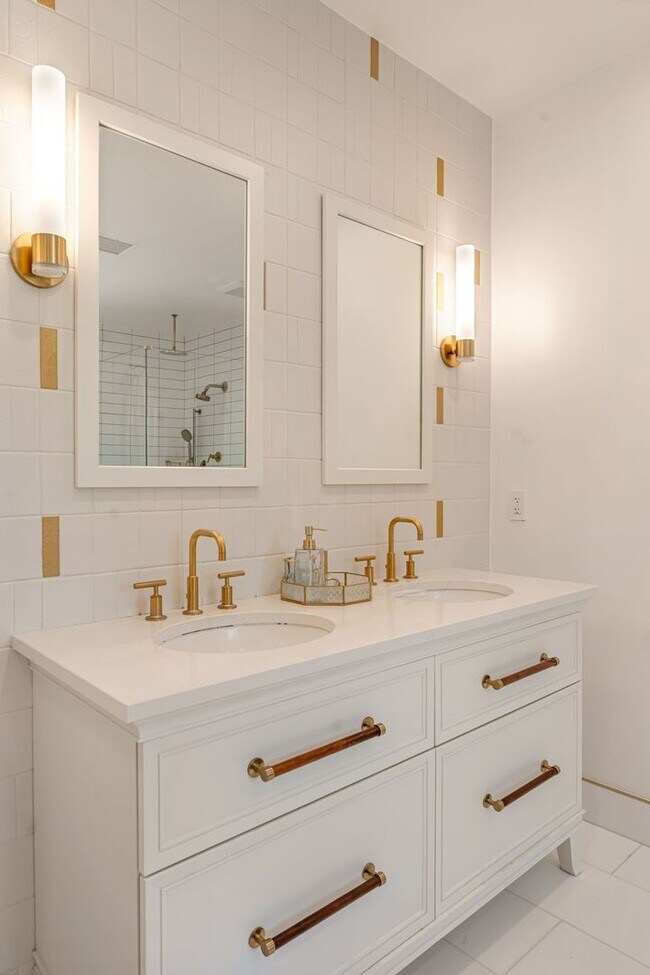 Building Photo - Luxurious French Country Estate in Ladera Ranch – Fully Furnished with Flexible Short-Term Lease ...