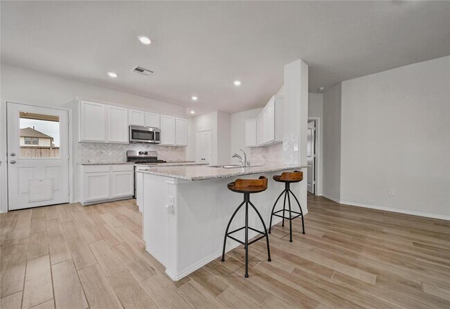 Building Photo - 9539 Summer River Dr