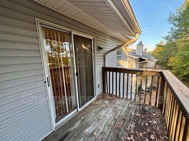 Building Photo - 406 Commons Dr