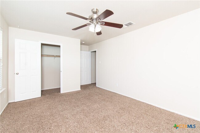 Building Photo - 1207 Fawn Lily Dr