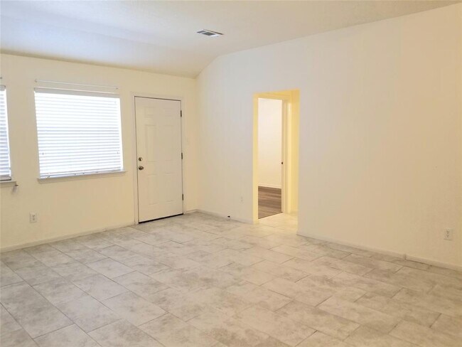 Building Photo - 19330 Larissa Dr