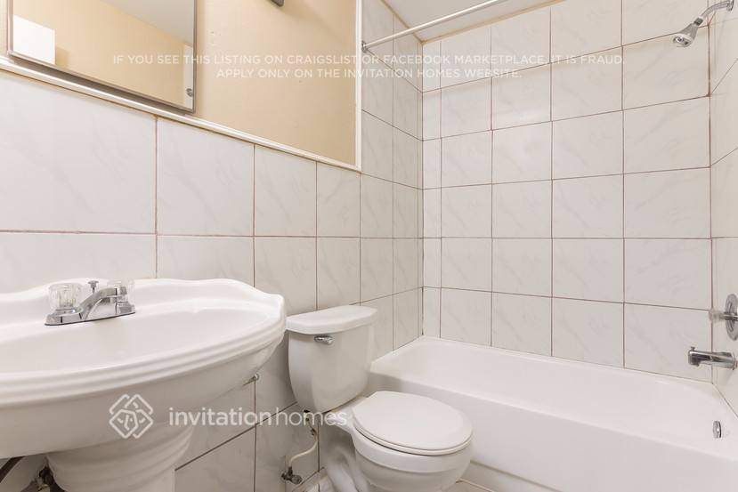 Building Photo - 13333 Laraway Dr