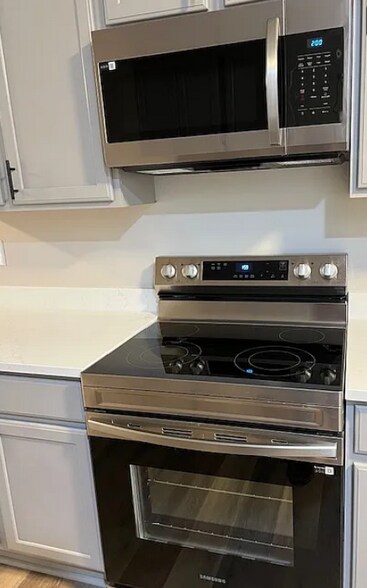 Building Photo - 8853 Lawrence Dr SE