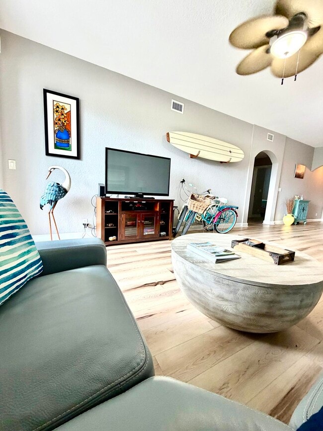 Building Photo - 112 Bayfront Dr