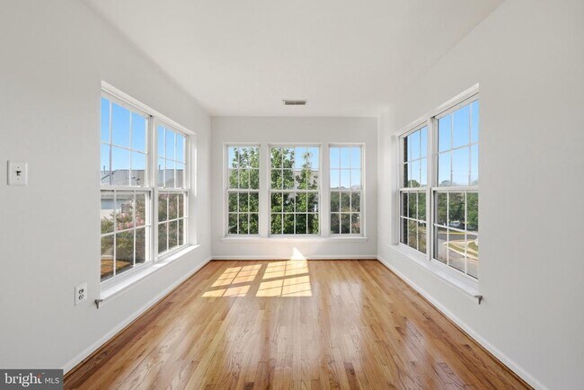 Building Photo - 45805 Marlane Terrace