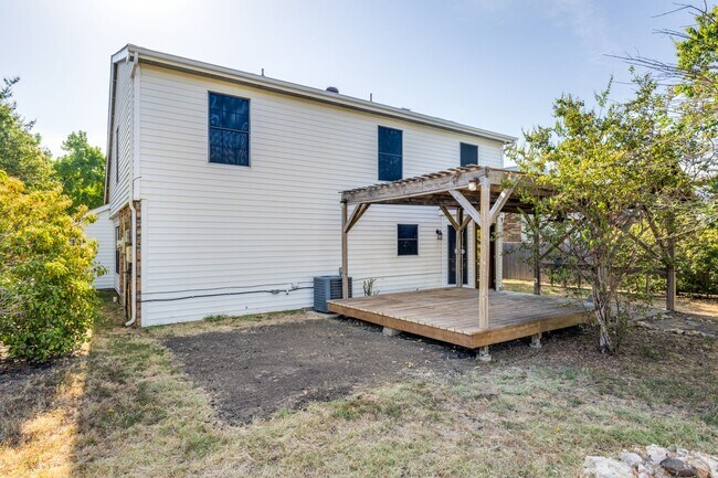 Building Photo - 1925 Parkside Dr