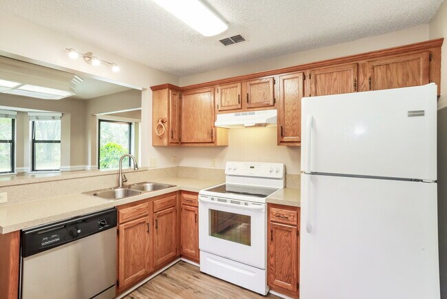 Building Photo - 2232 Alderney Ct