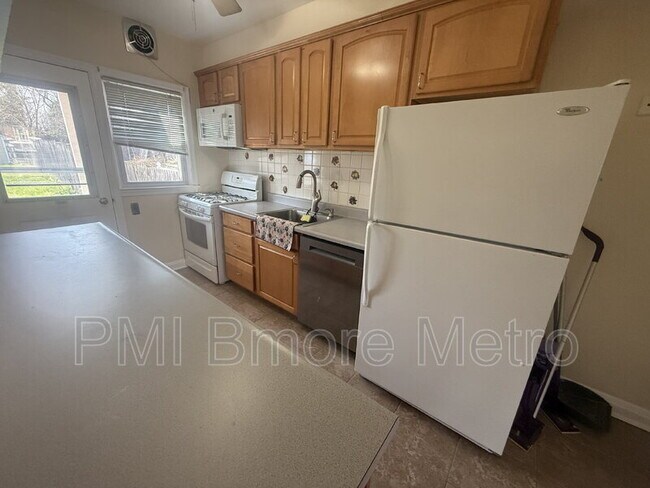 Building Photo - 3609 Woodlea Ave