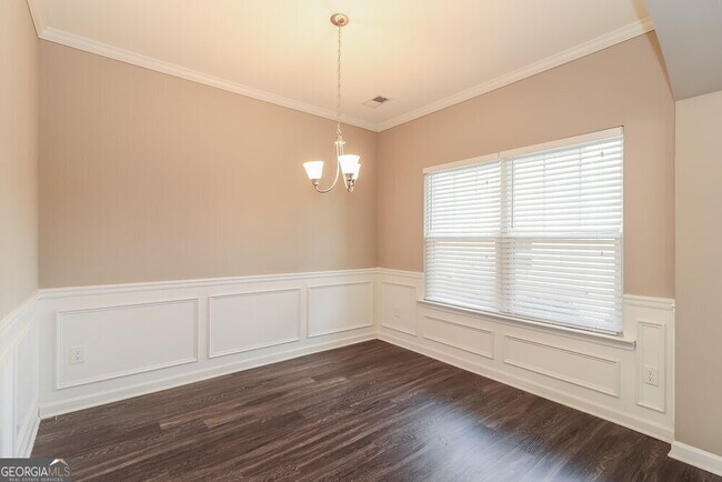 Building Photo - 15 Fieldcrest Dr