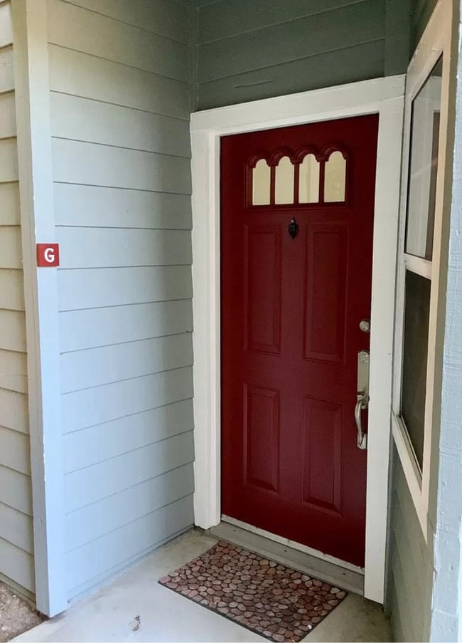 Building Photo - Fabulous Canyon Meadows Condo - Move-In Re...
