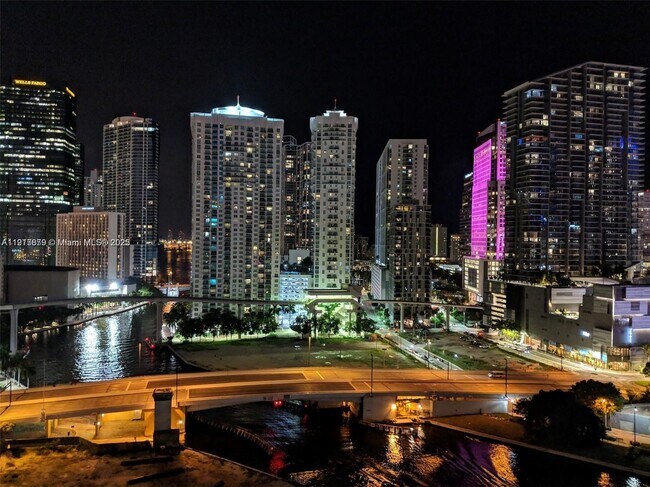 Building Photo - 92 SW 3rd St