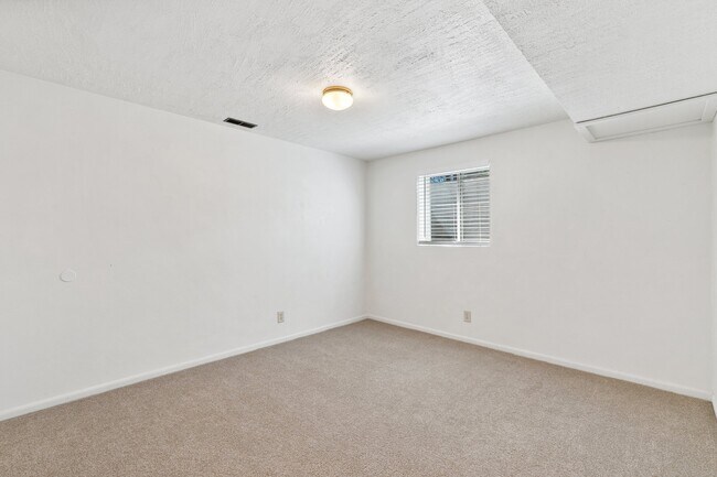 Building Photo - 7105 Omaha Blvd