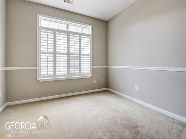 Building Photo - 54 Medallion Park