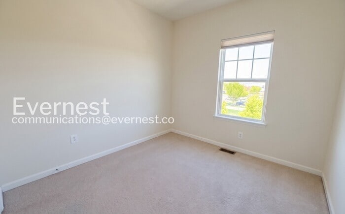 Building Photo - 1809 Noyack Ln