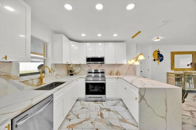 Building Photo - 5108 Avignon Ct