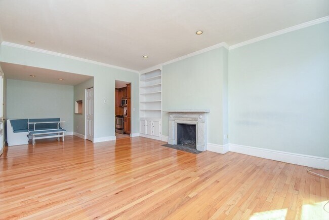 Building Photo - 275 Beacon St