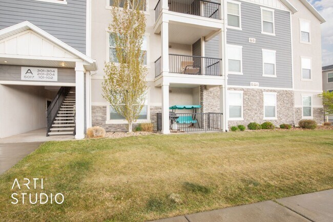 Building Photo - Fantastic Condo in Herriman City Center!