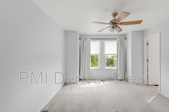 Building Photo - 9369 Longs Peak Dr