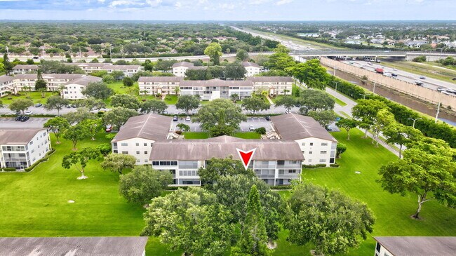 Building Photo - 104 Mansfield C