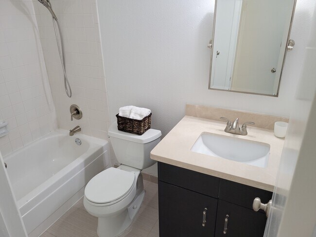 Building Photo - 755 Bering Dr