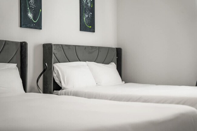 Building Photo - 14532 Star Water Rd