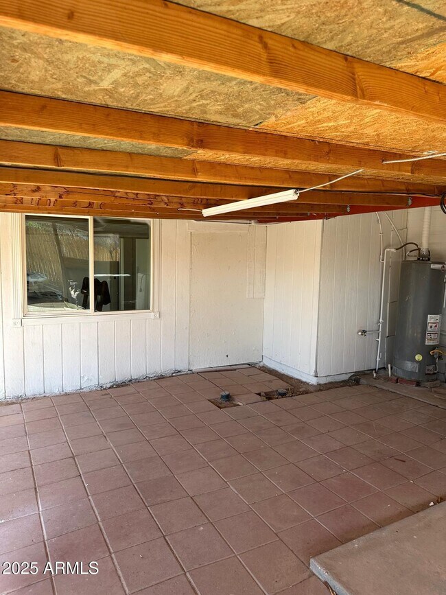 Building Photo - 3622 W Sunland Ave