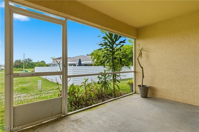 Building Photo - 516-518 SE 5th Pl