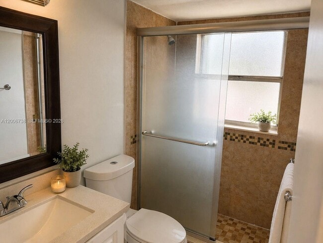 Building Photo - 9956 Twin Lakes Dr