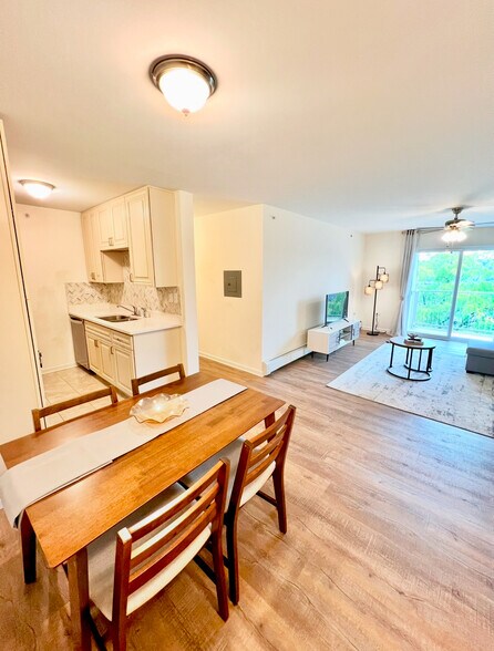 Building Photo - 831 Mcintosh Ct