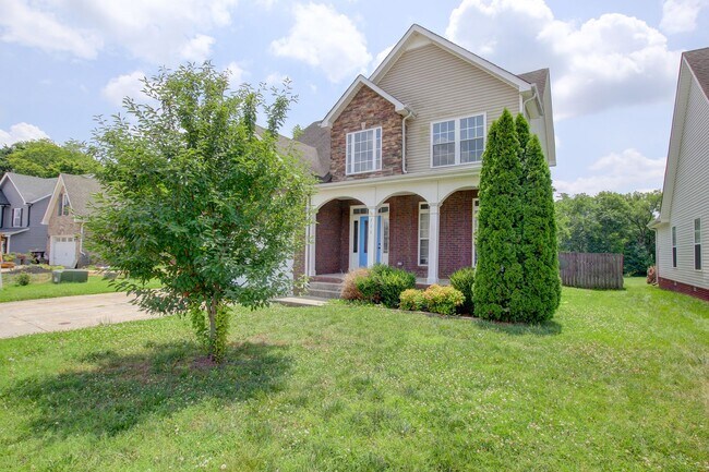 Building Photo - 716 Cavalier Dr