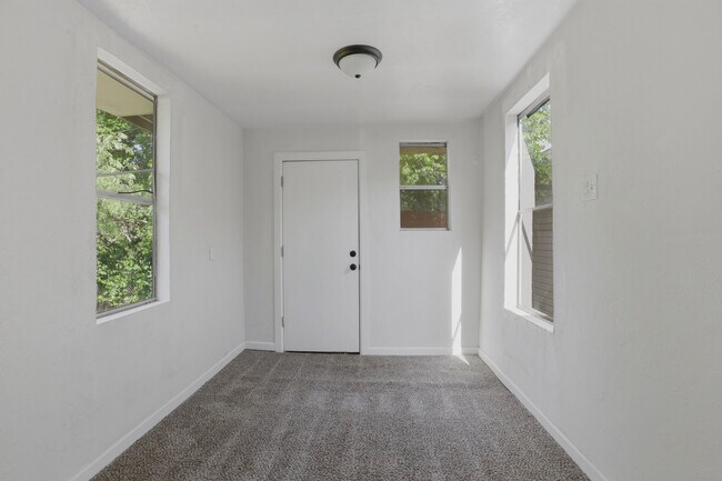 Building Photo - 321 SE 67th St