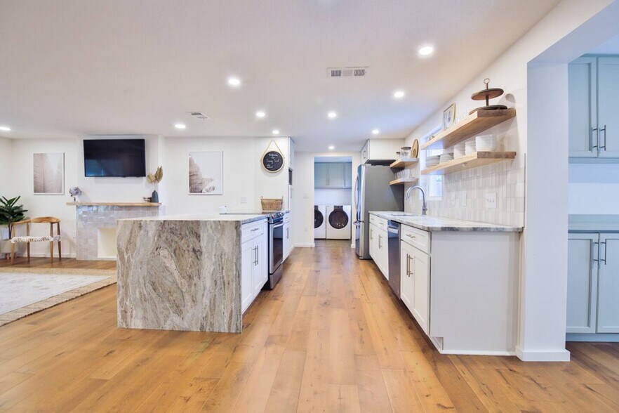 Kitchen - 2249 Grove St